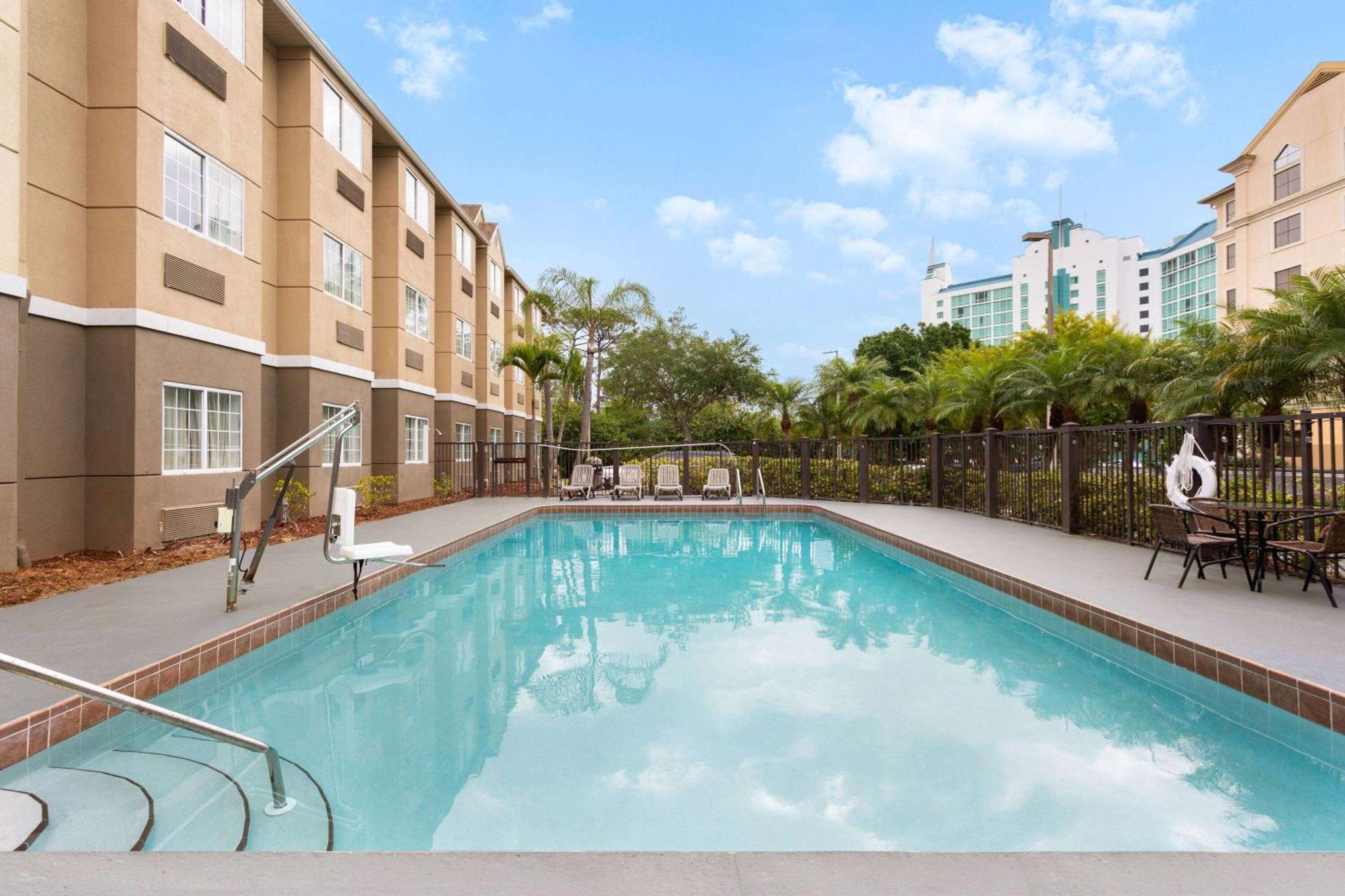 Baymont By Wyndham Orlando-International Dr-Universal Blvd Esterno foto