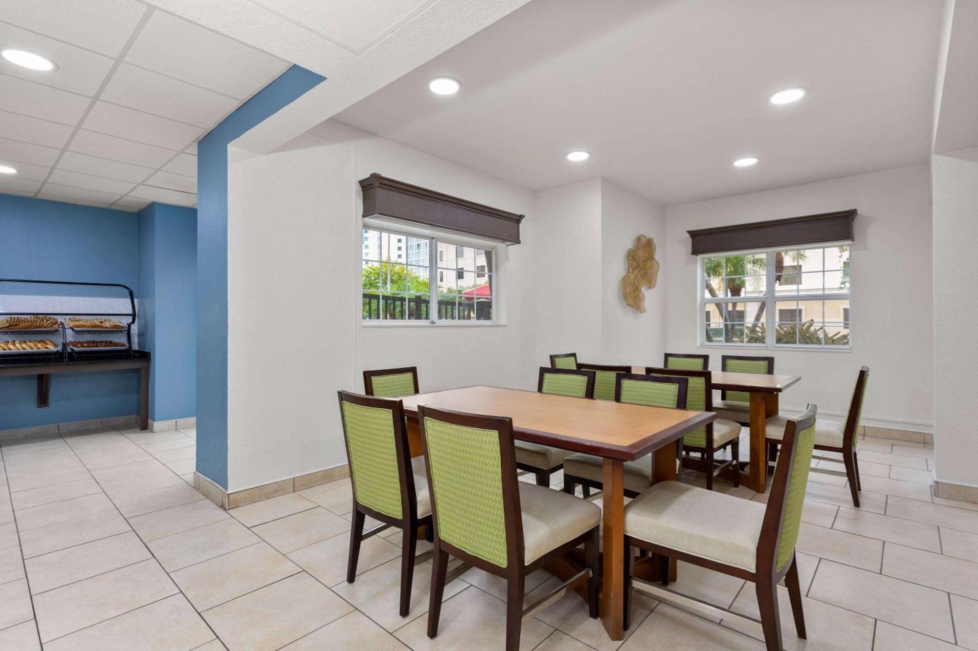 Baymont By Wyndham Orlando-International Dr-Universal Blvd Esterno foto